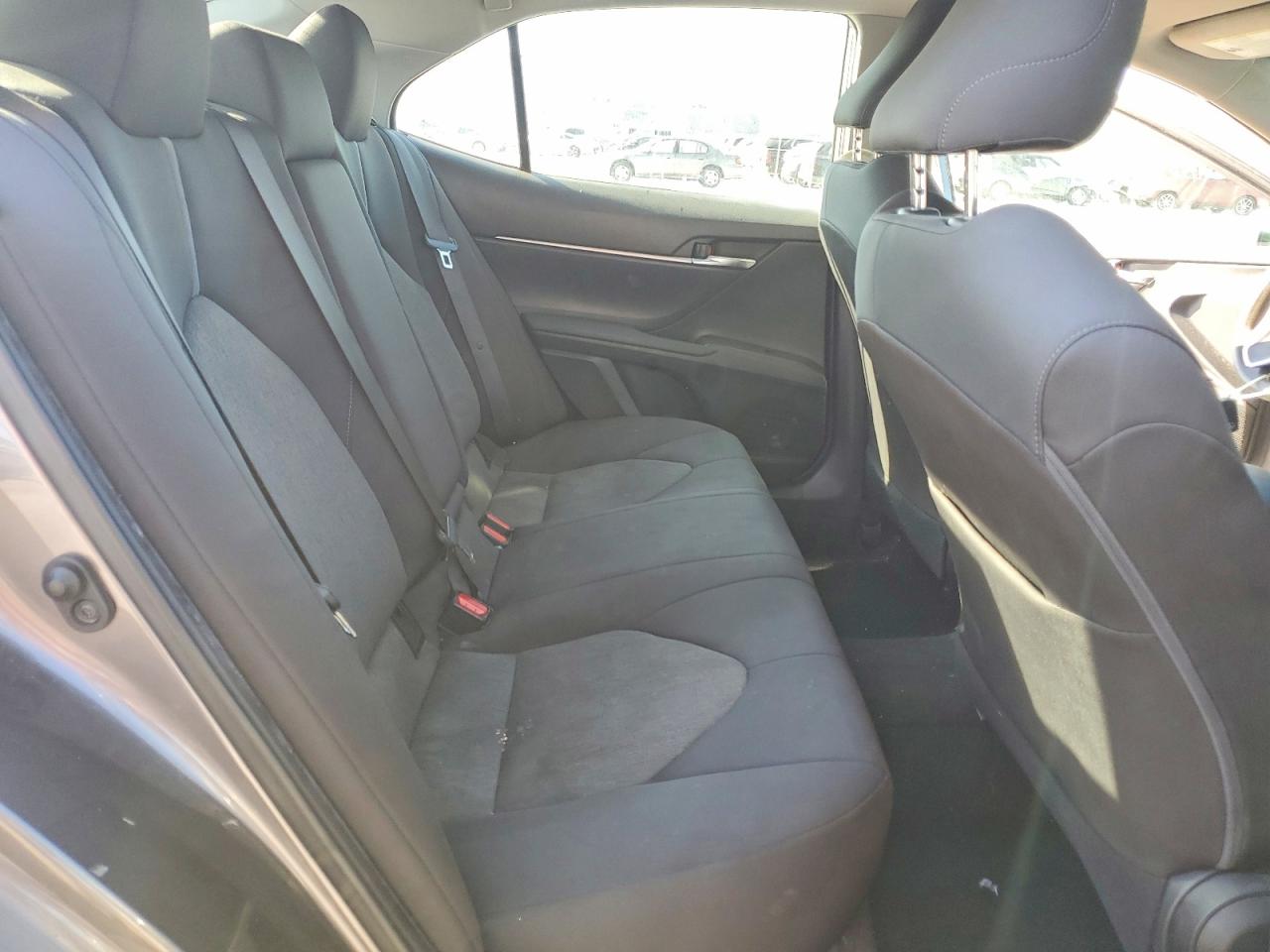 2021 TOYOTA CAMRY LE photo 19