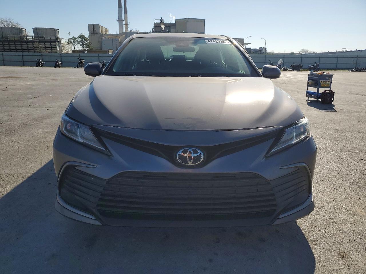 2021 TOYOTA CAMRY LE photo 9
