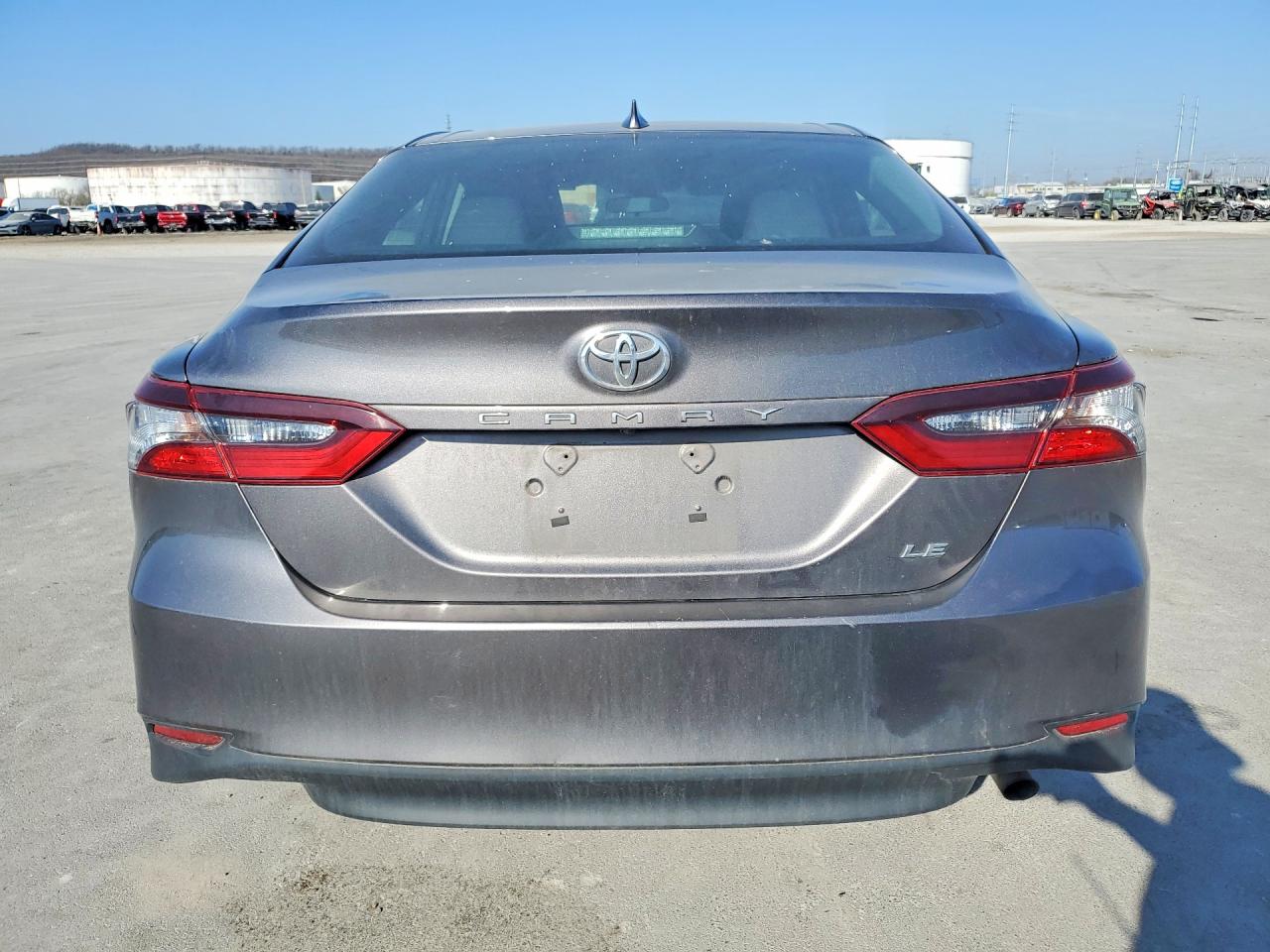 2021 TOYOTA CAMRY LE photo 11