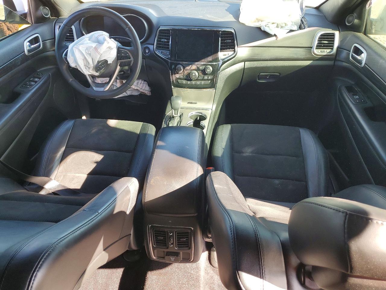 2019 JEEP GRAND CHEROKEE LAREDO photo 22