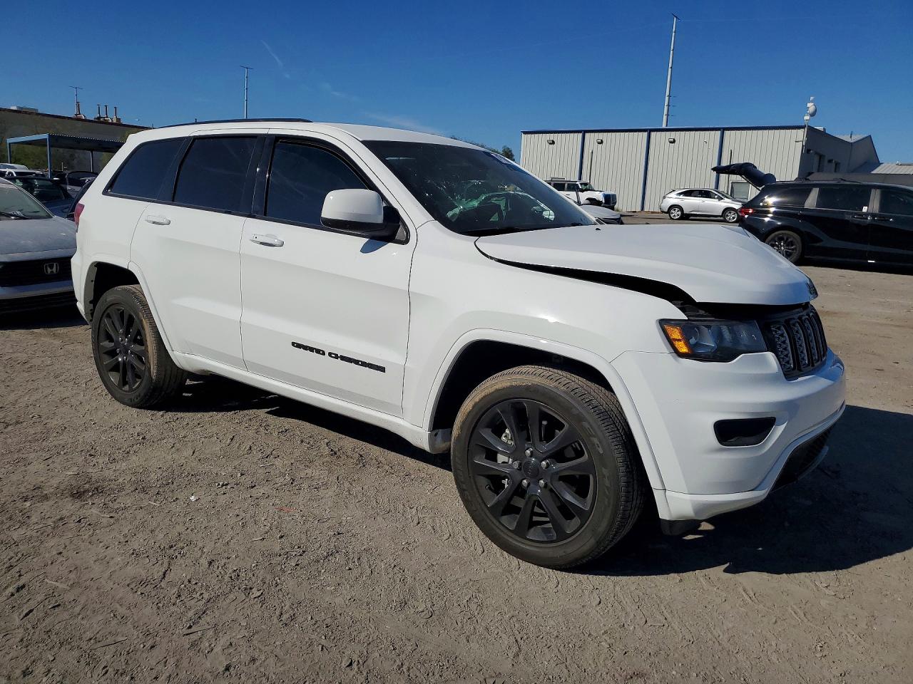 2019 JEEP GRAND CHEROKEE LAREDO photo 10