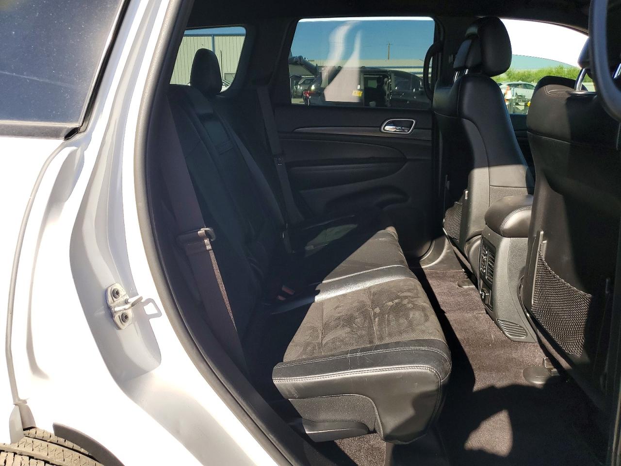 2019 JEEP GRAND CHEROKEE LAREDO photo 31