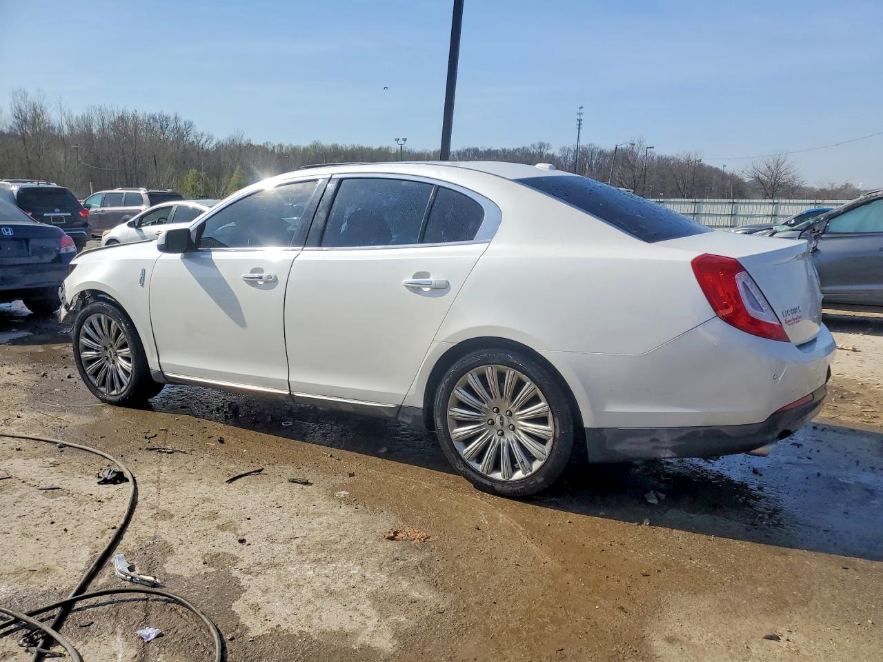 2013 LINCOLN MKS photo 2