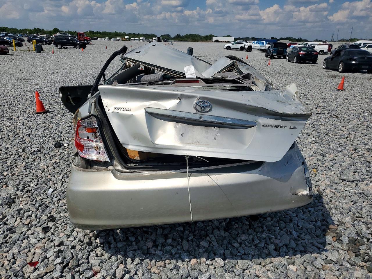 2003 TOYOTA CAMRY LE photo 16