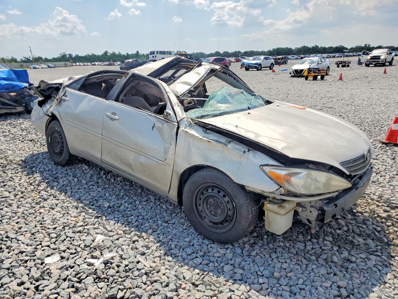 2003 TOYOTA CAMRY LE photo 10