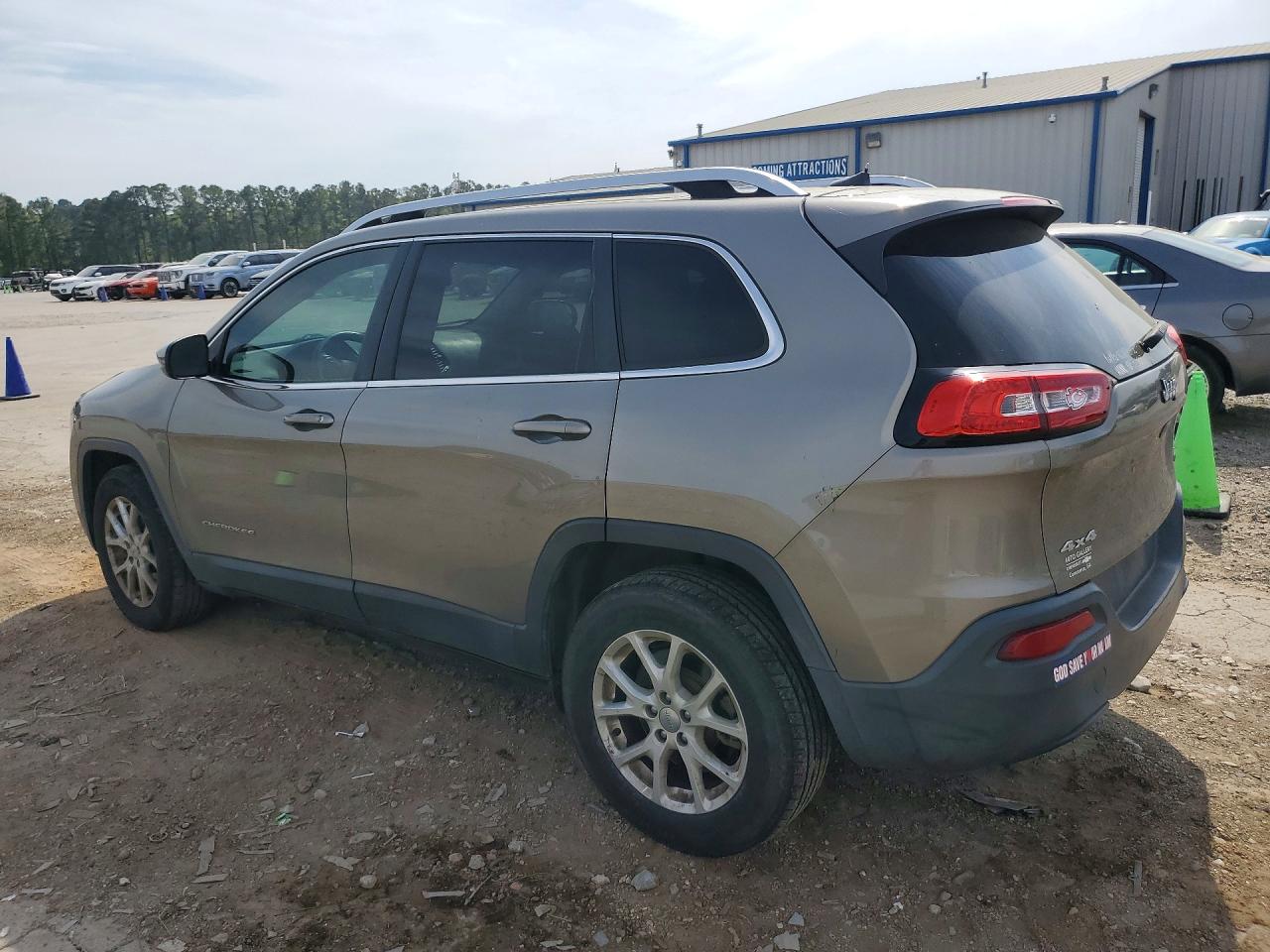 2017 JEEP CHEROKEE LATITUDE photo 3