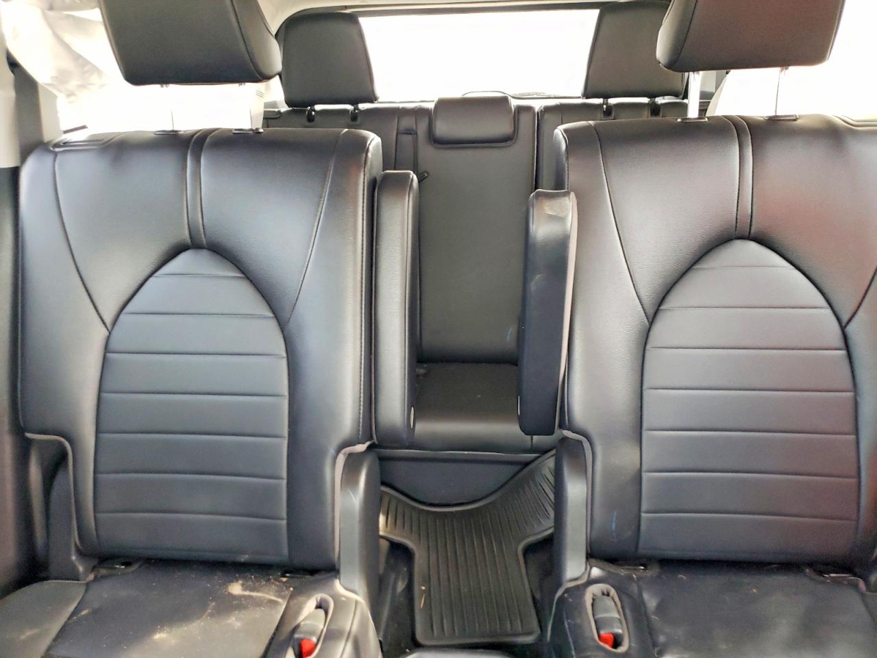 2023 TOYOTA HIGHLANDER XLE photo 19