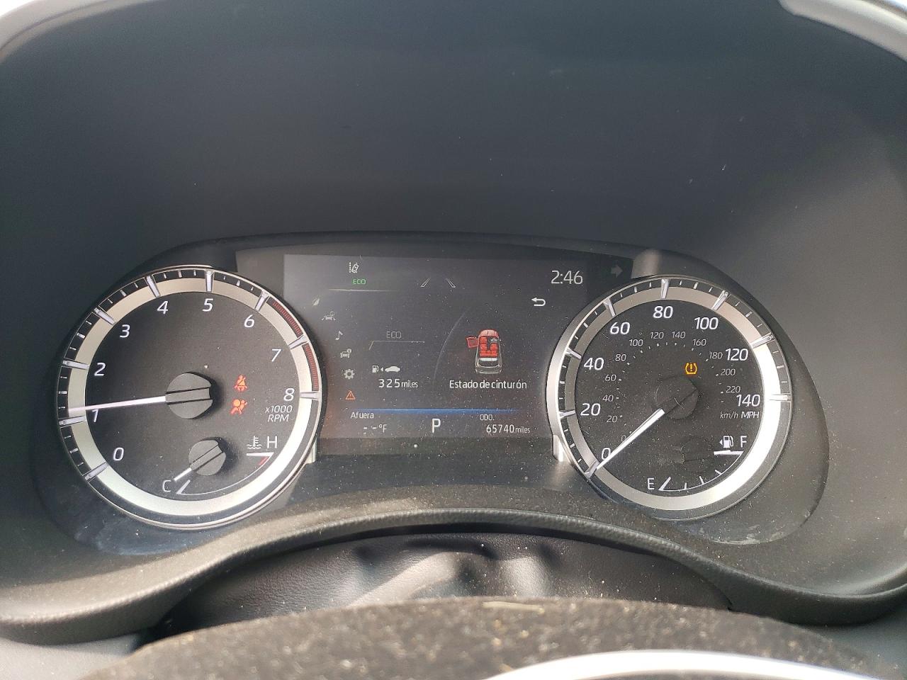 2023 TOYOTA HIGHLANDER XLE photo 17