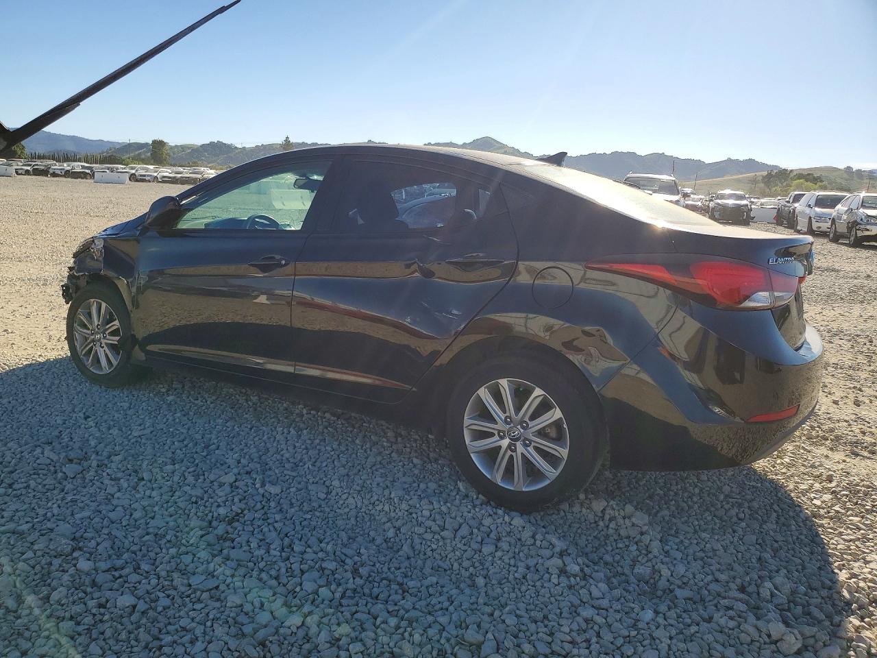 2015 HYUNDAI ELANTRA SE photo 4