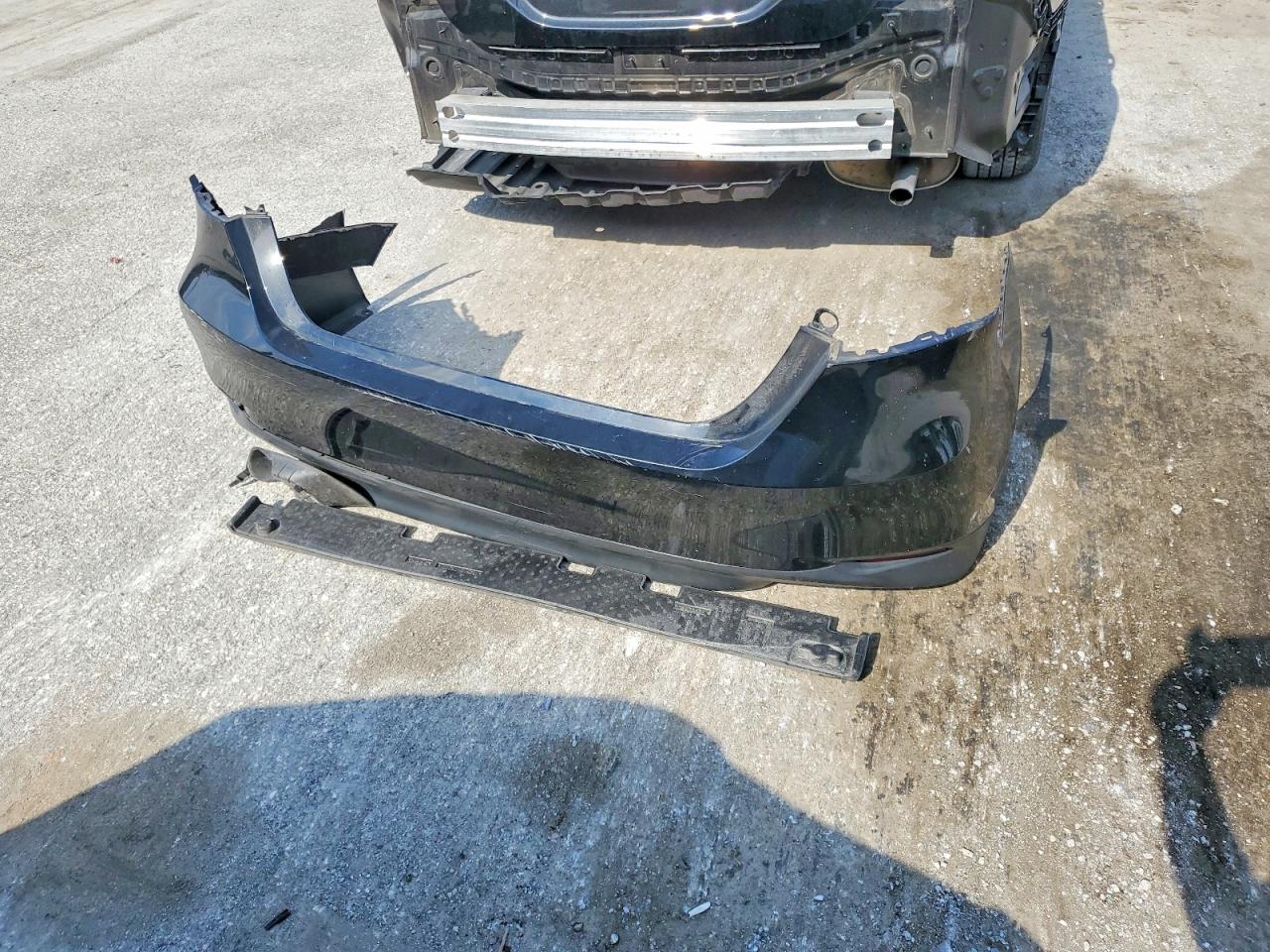 2021 TOYOTA CAMRY LE photo 34