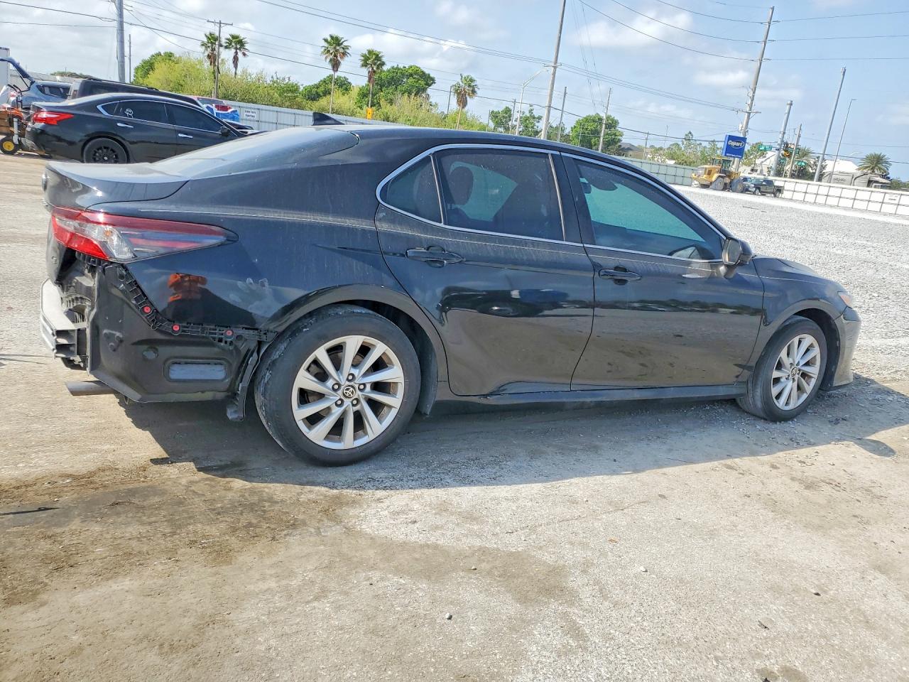 2021 TOYOTA CAMRY LE photo 7