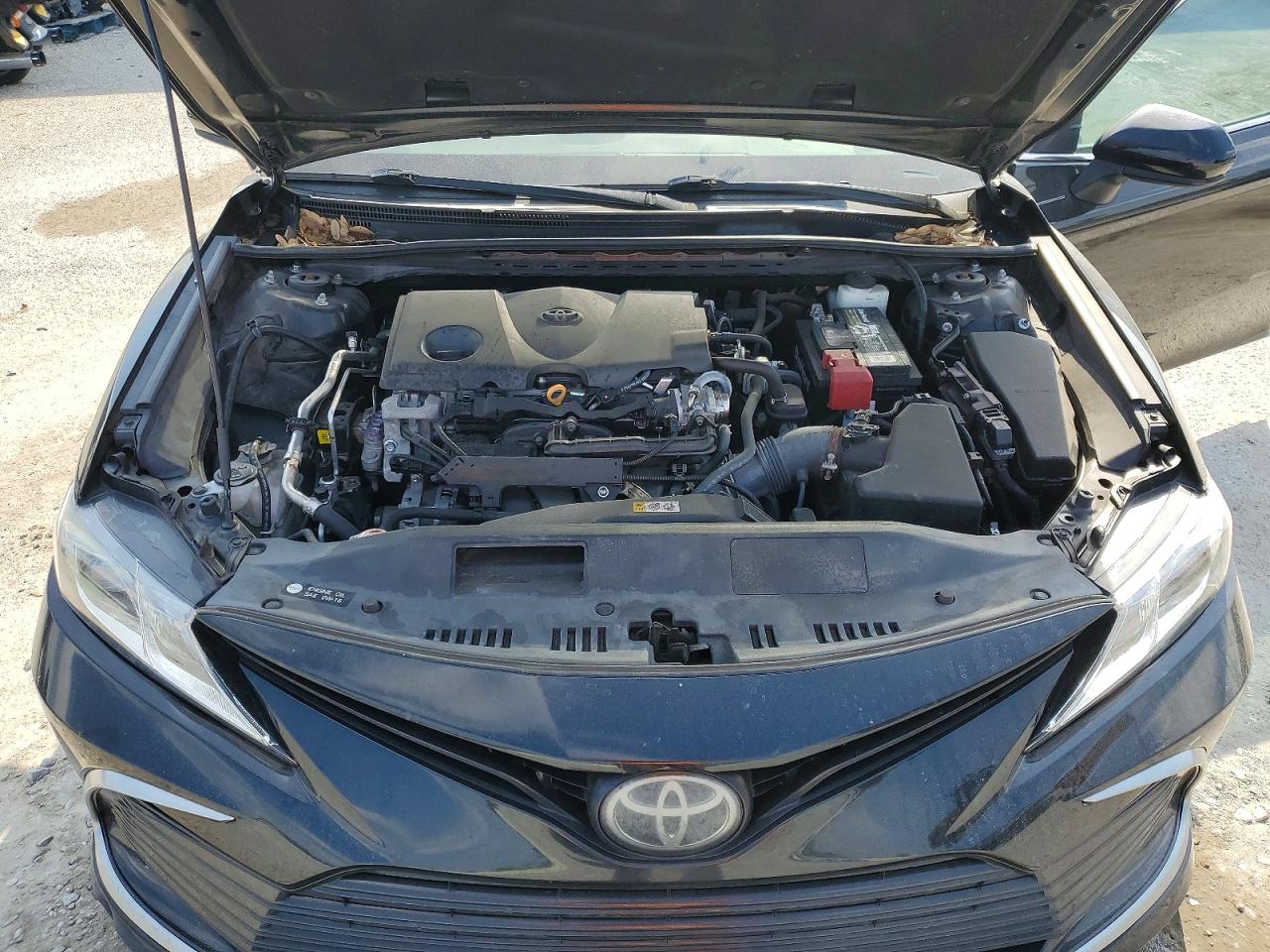 2021 TOYOTA CAMRY LE photo 31