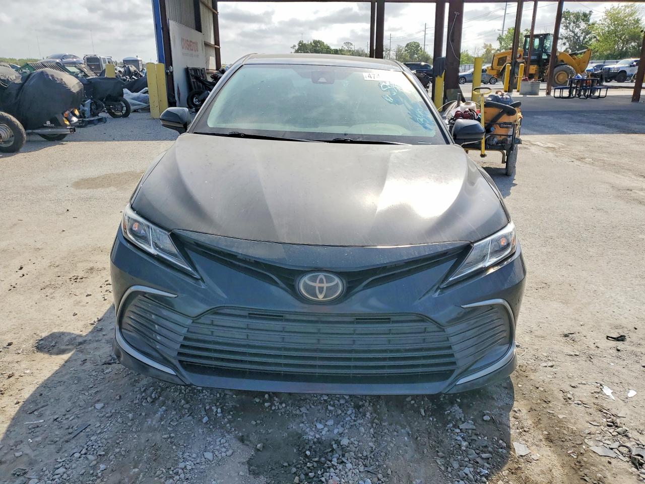 2021 TOYOTA CAMRY LE photo 13