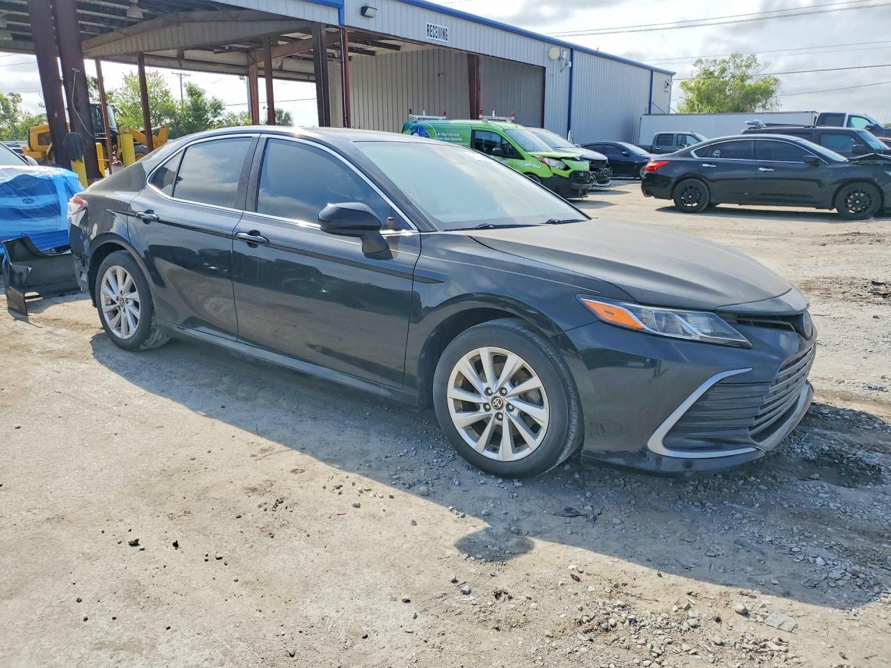 2021 TOYOTA CAMRY LE photo 10