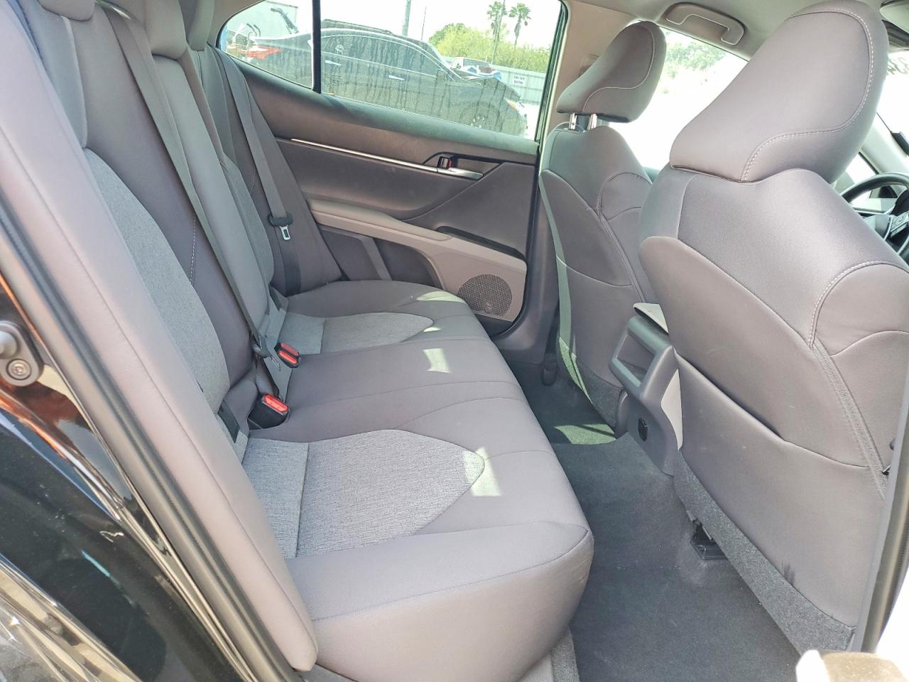 2021 TOYOTA CAMRY LE photo 28