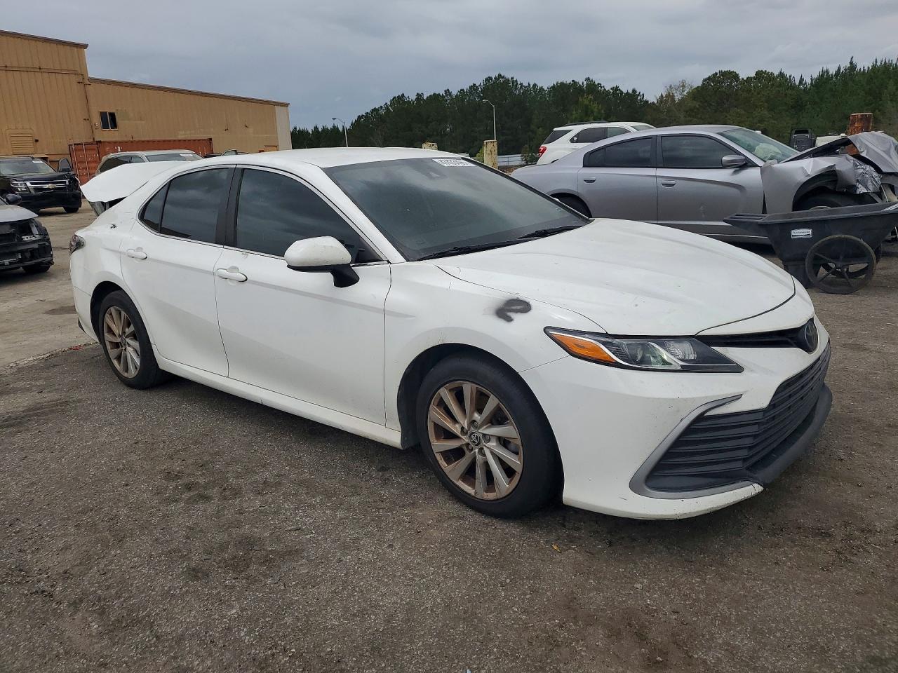 2023 TOYOTA CAMRY LE photo 7
