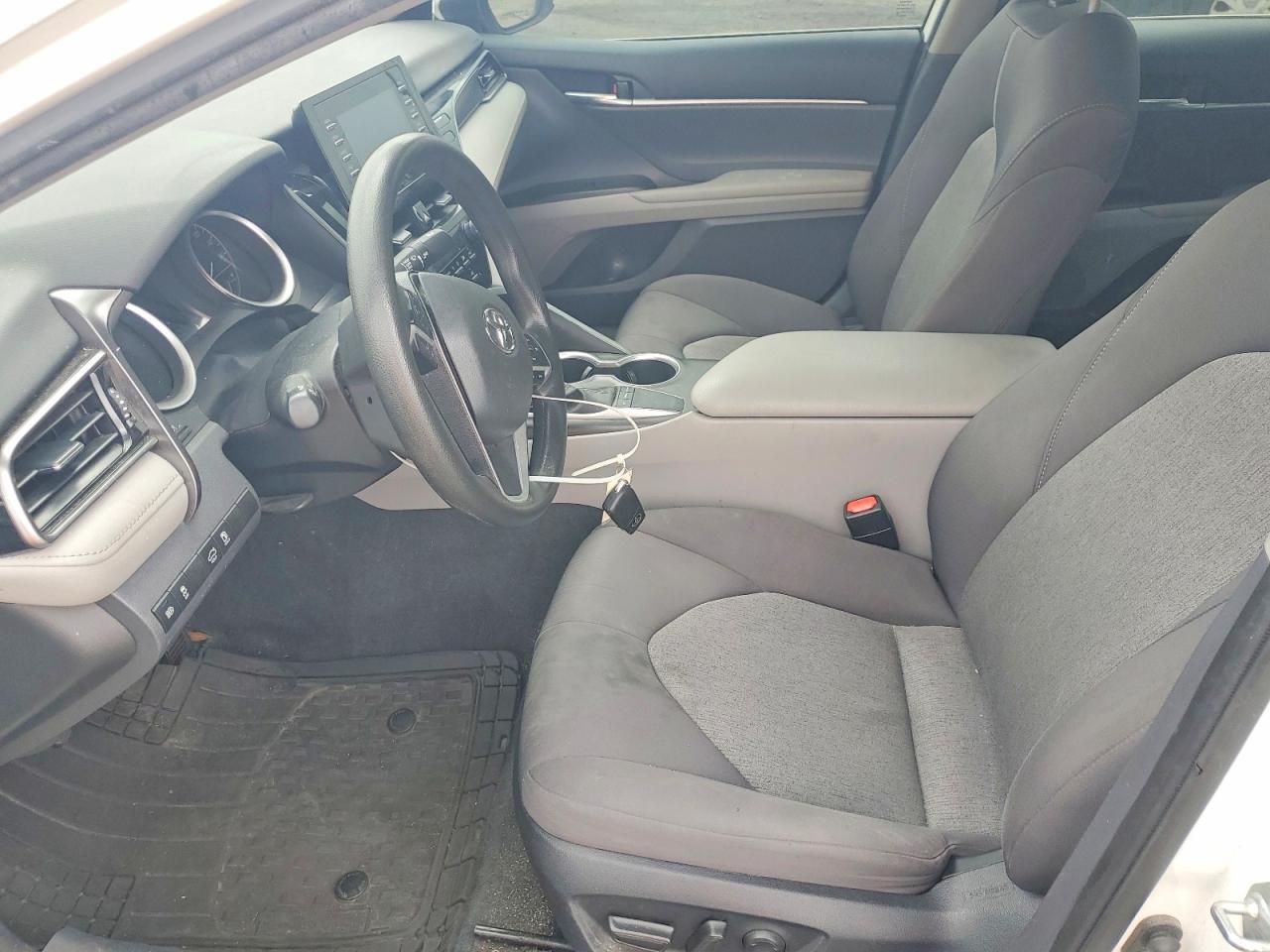 2023 TOYOTA CAMRY LE photo 13