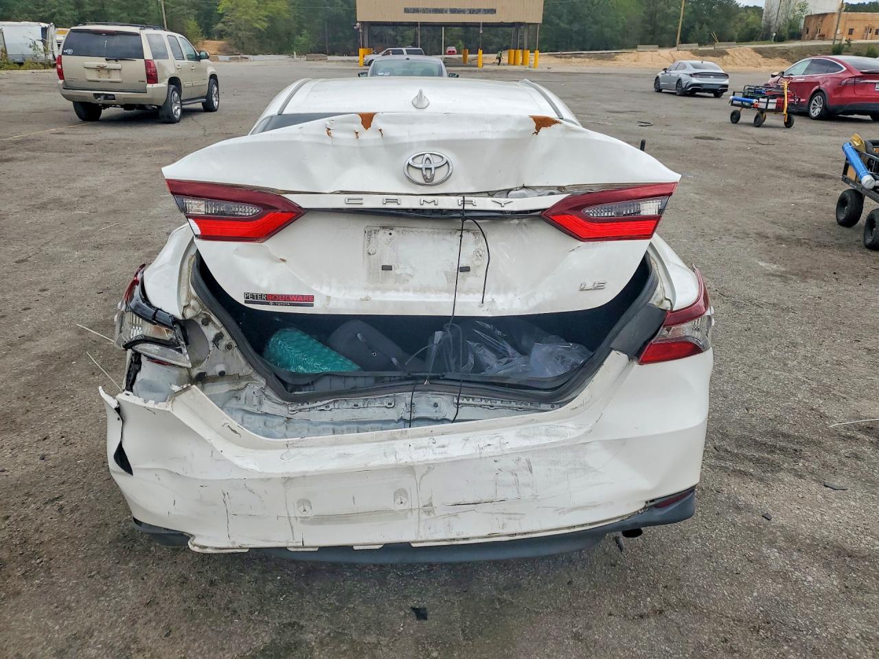2023 TOYOTA CAMRY LE photo 11