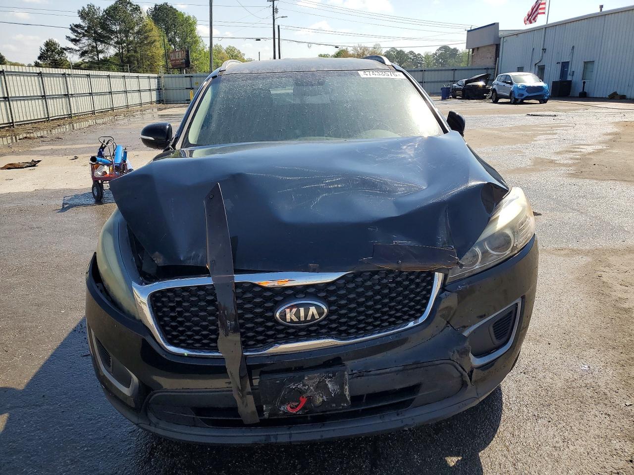2017 KIA SORENTO LX photo 13