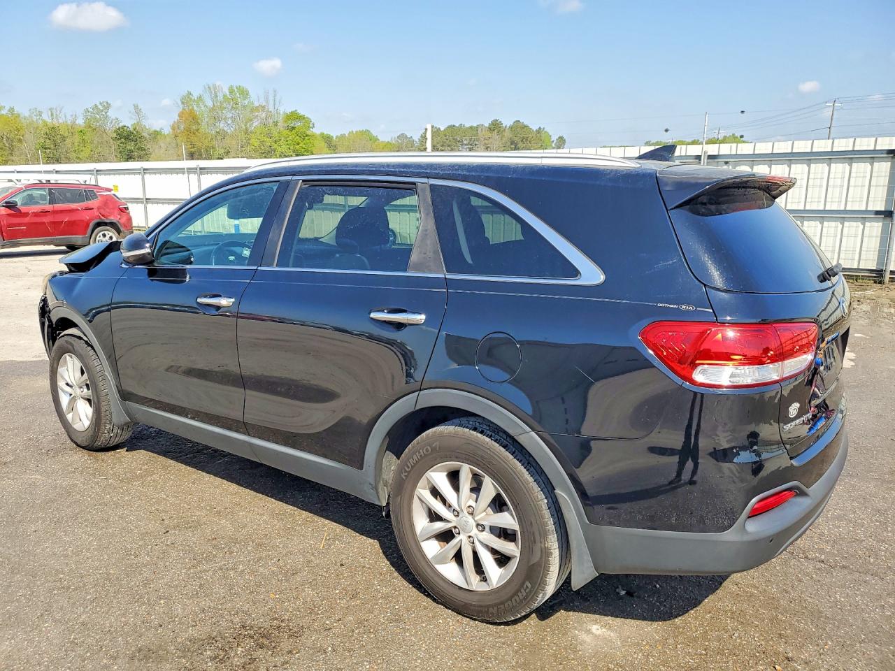 2017 KIA SORENTO LX photo 4