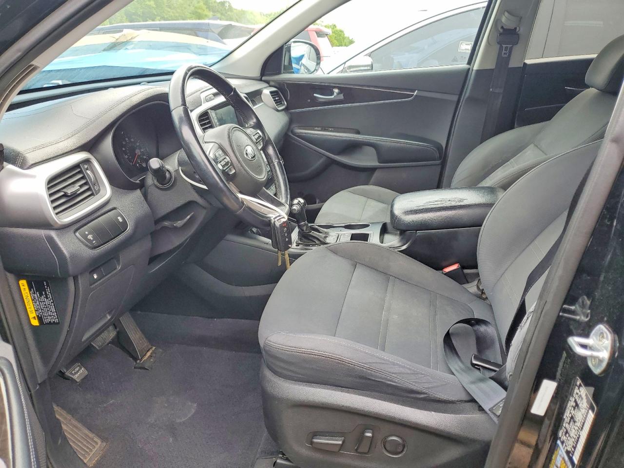 2017 KIA SORENTO LX photo 19