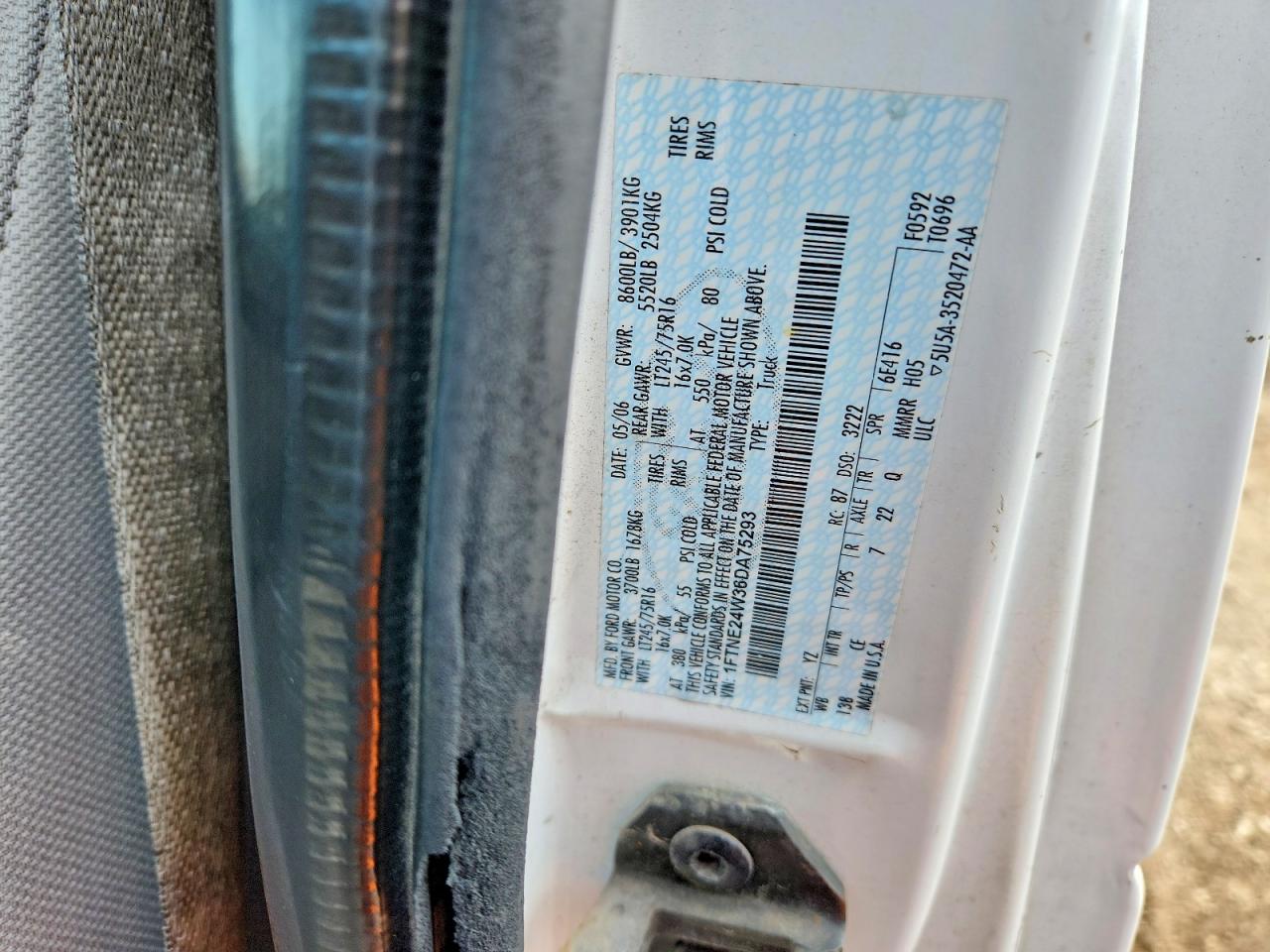 2006 FORD E250 UTILITY / SERVICE VAN photo 37