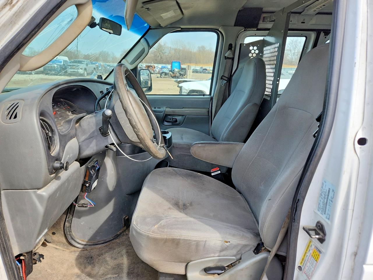 2006 FORD E250 UTILITY / SERVICE VAN photo 19