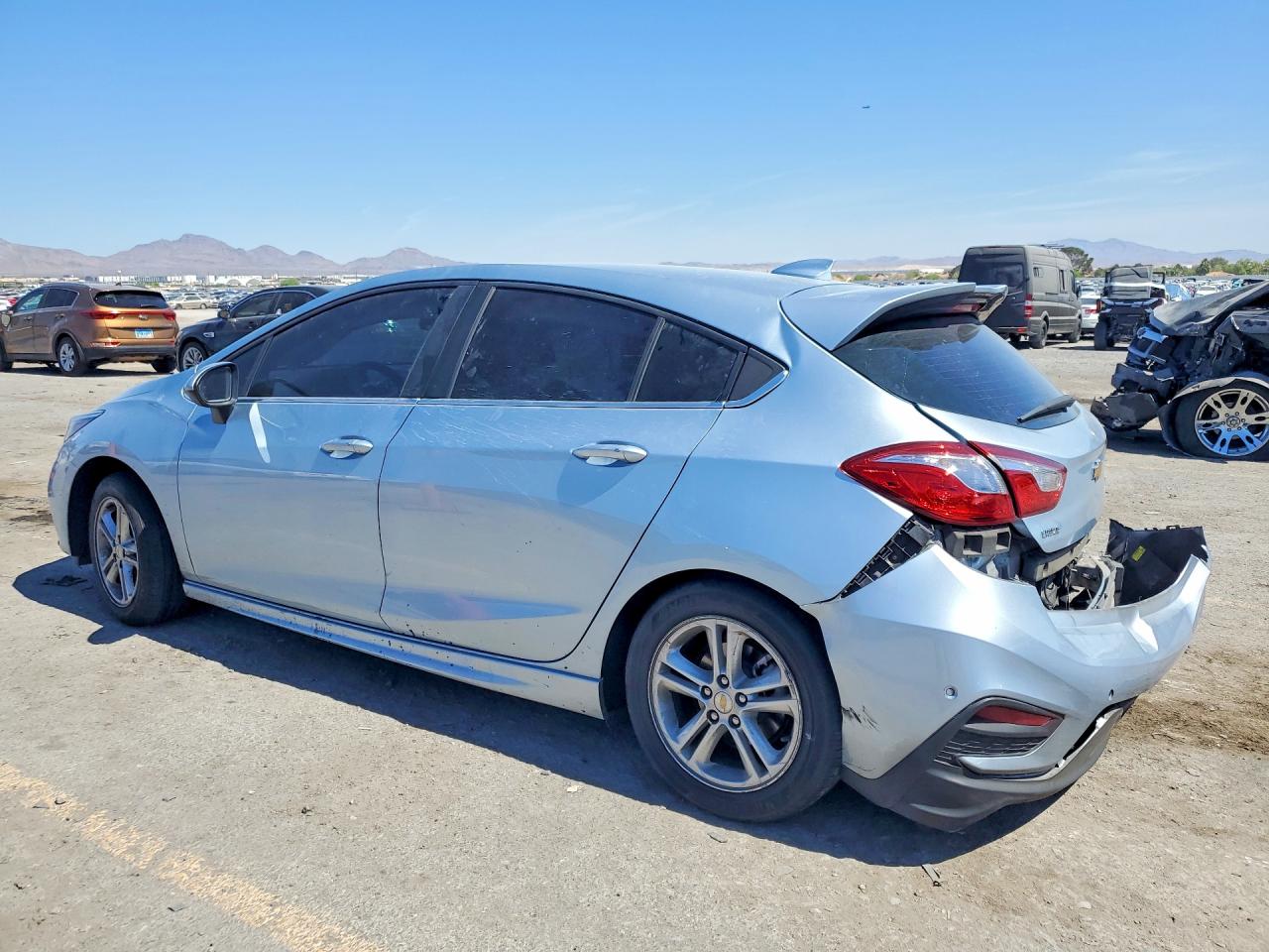 2017 CHEVROLET CRUZE LT photo 2