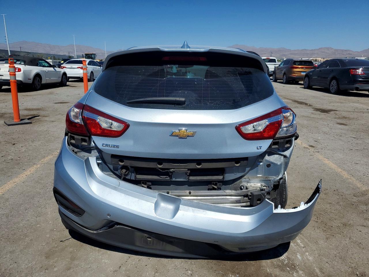 2017 CHEVROLET CRUZE LT photo 6