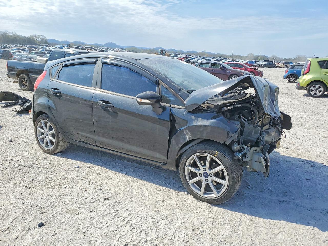 2015 FORD FIESTA SE photo 10