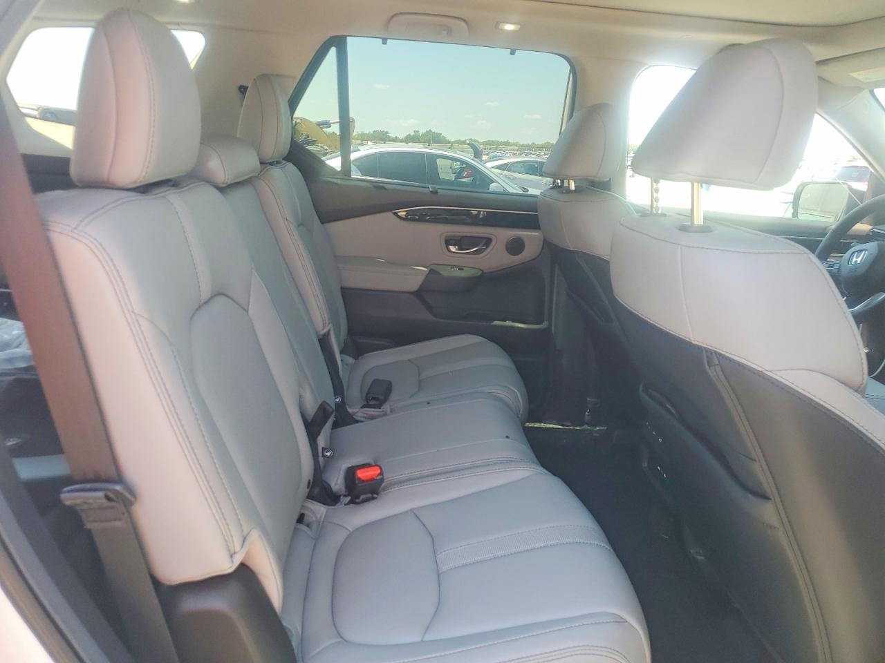 2025 HONDA PILOT TOURING photo 31