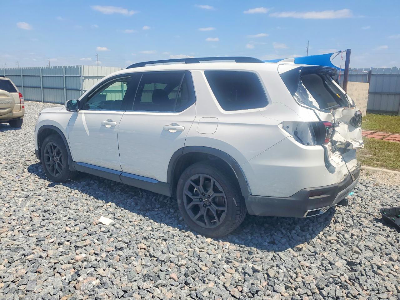 2025 HONDA PILOT TOURING photo 4