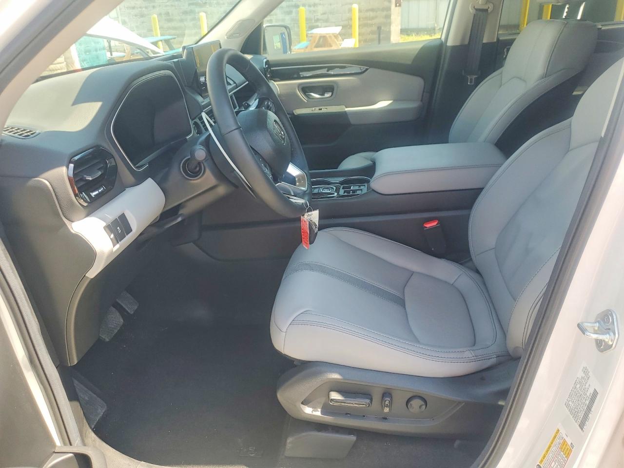 2025 HONDA PILOT TOURING photo 19