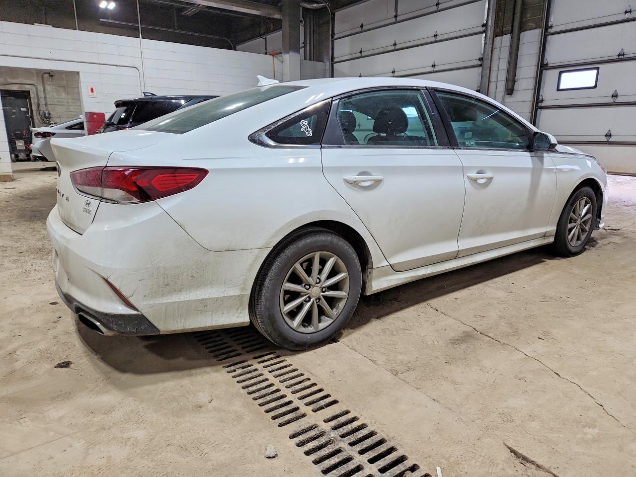 2018 HYUNDAI SONATA SE photo 5
