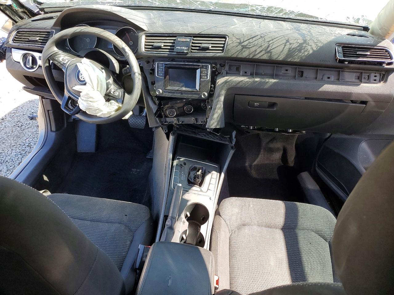 2018 VOLKSWAGEN PASSAT S photo 8