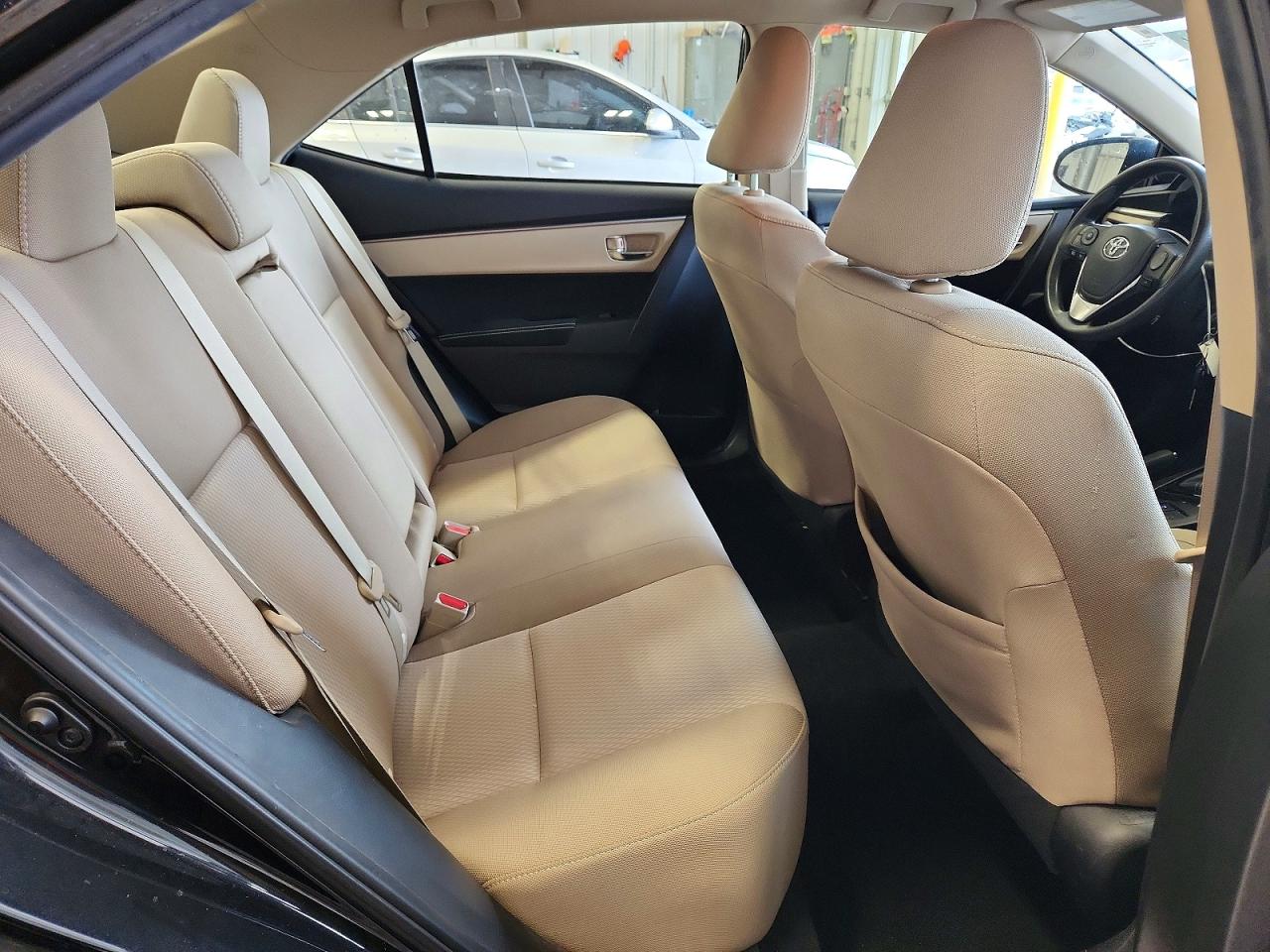 2015 TOYOTA COROLLA LE photo 19