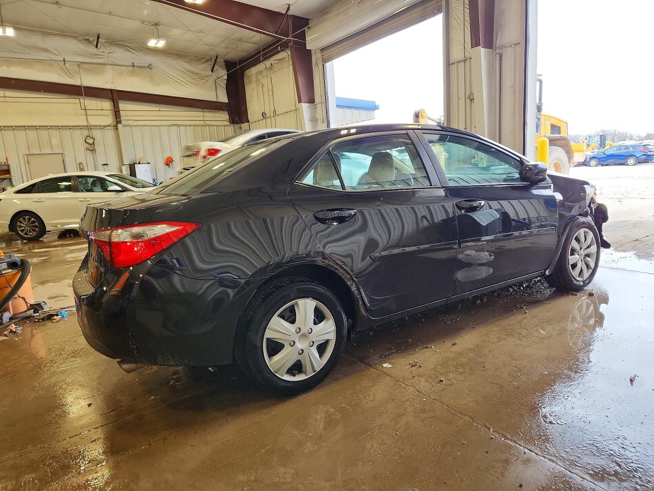 2015 TOYOTA COROLLA LE photo 5