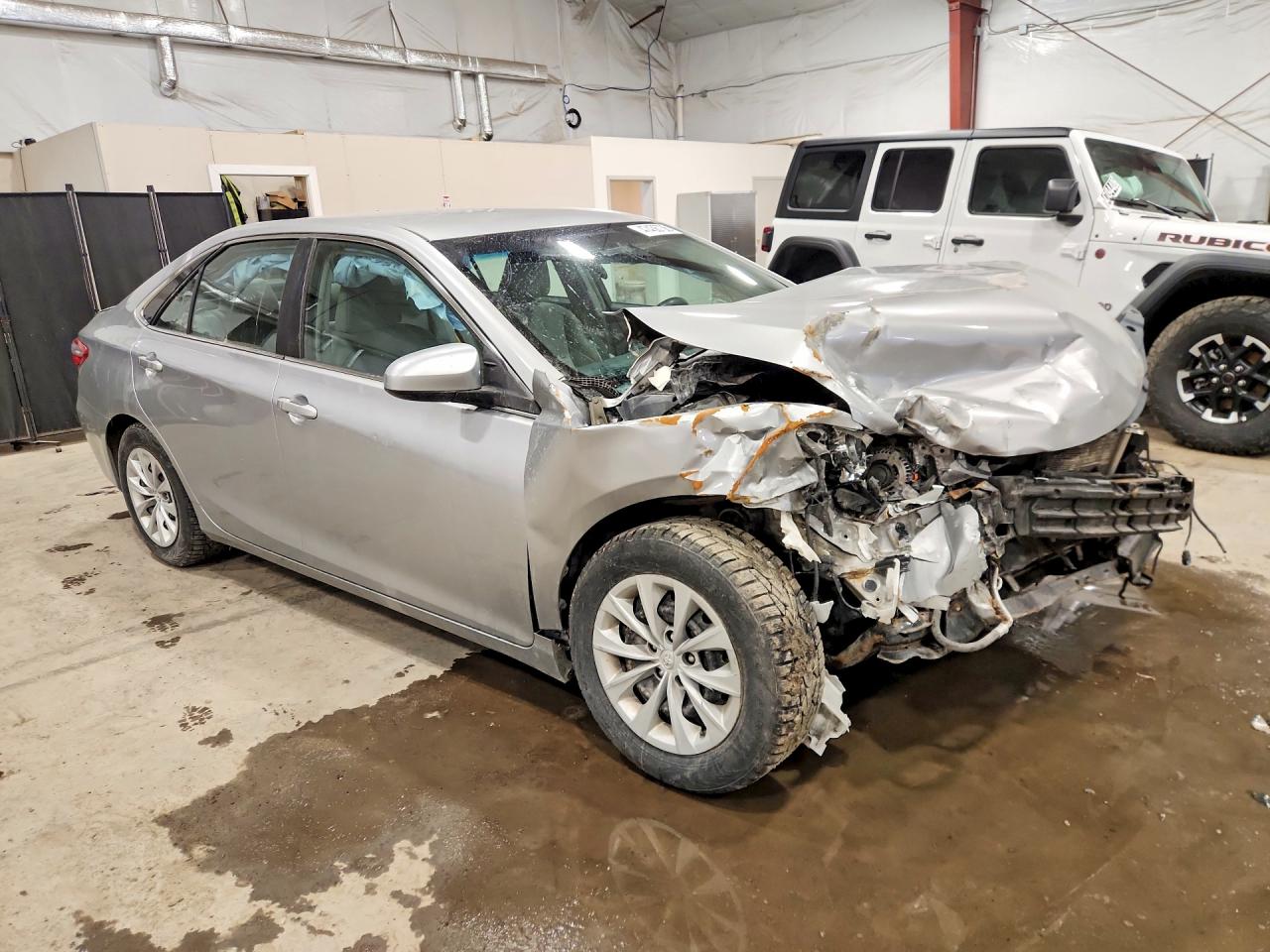 2015 TOYOTA CAMRY LE photo 7