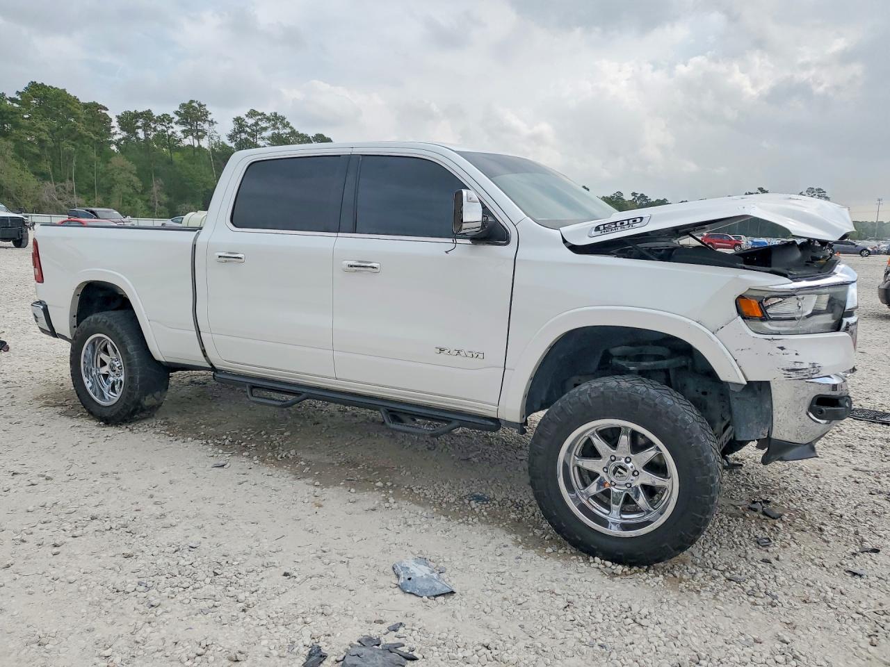 2019 RAM 1500 LARAMIE photo 4