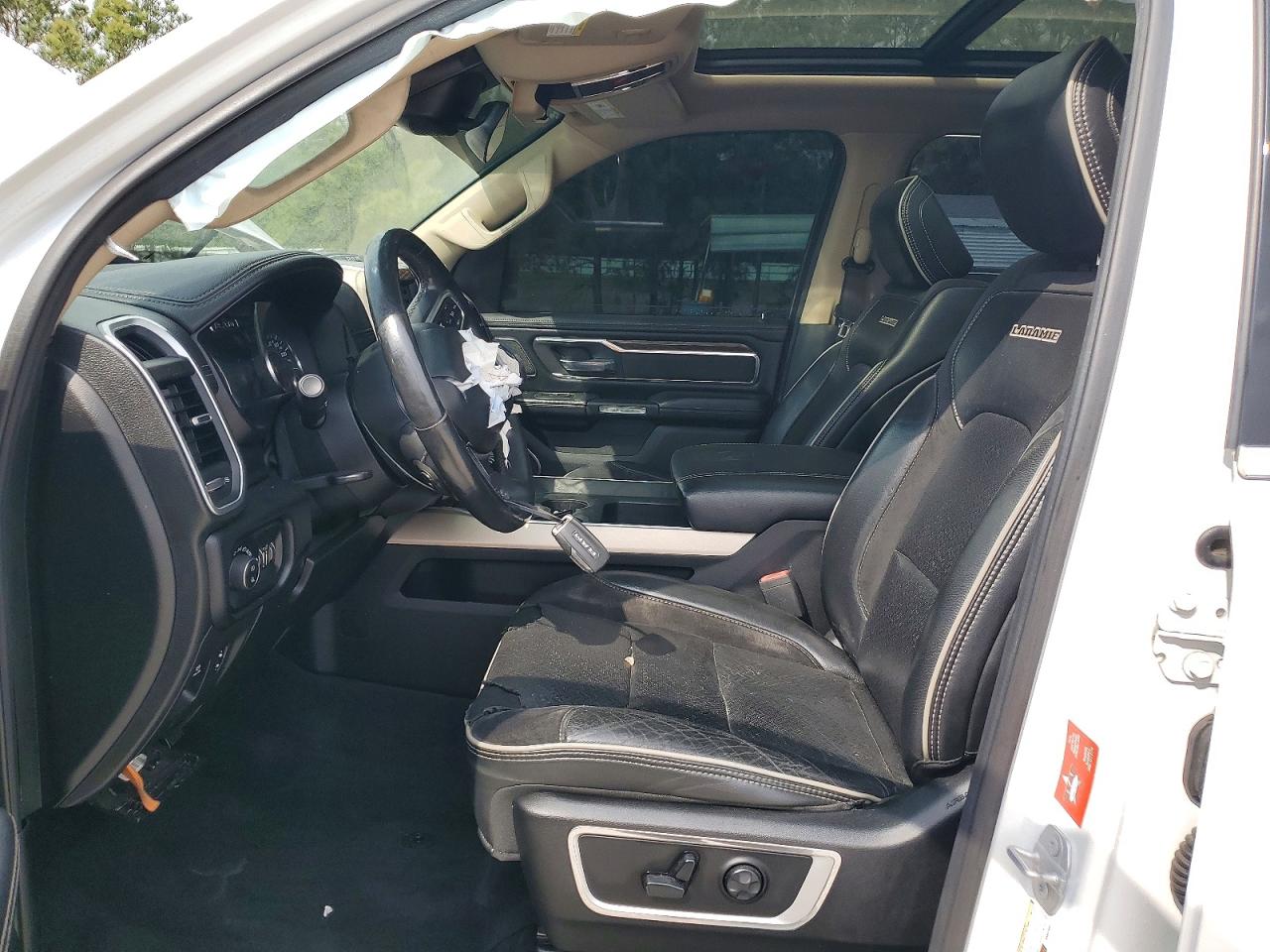 2019 RAM 1500 LARAMIE photo 7