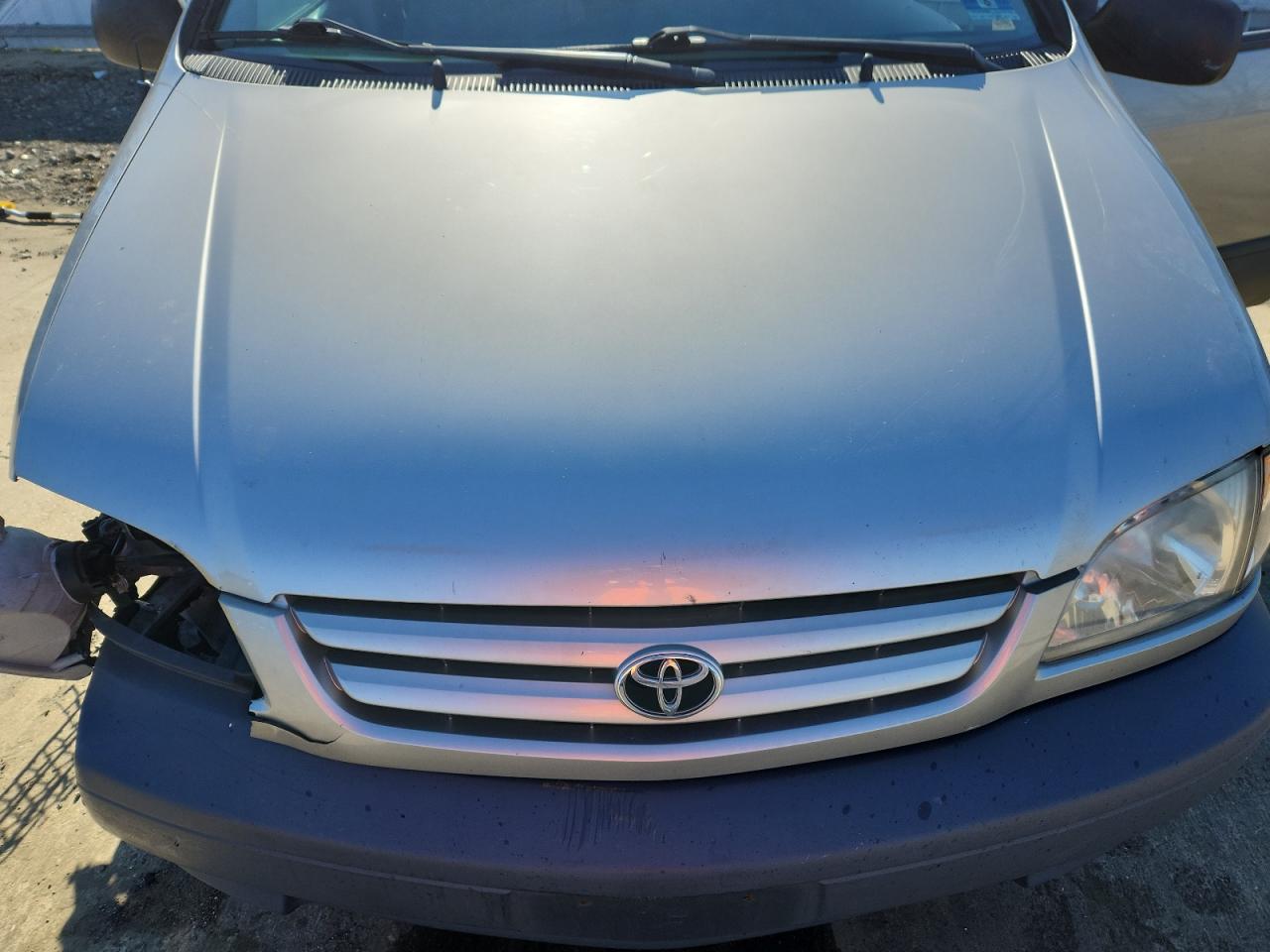 2002 TOYOTA SIENNA LE photo 34