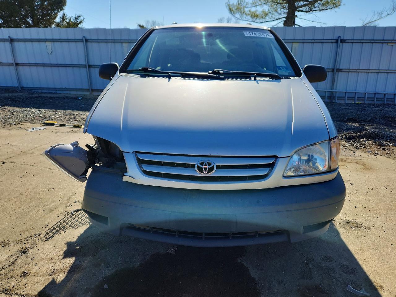 2002 TOYOTA SIENNA LE photo 13