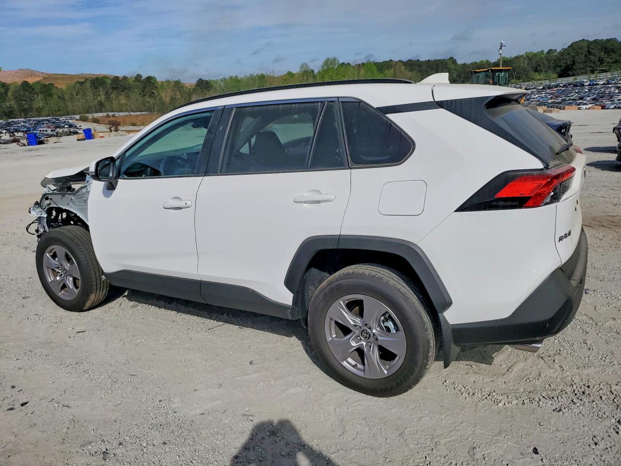 2025 TOYOTA RAV4 XLE photo 3