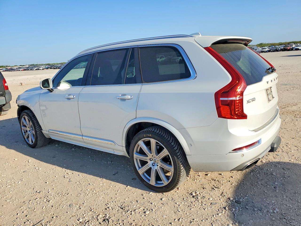 2017 VOLVO XC90 T6 photo 3