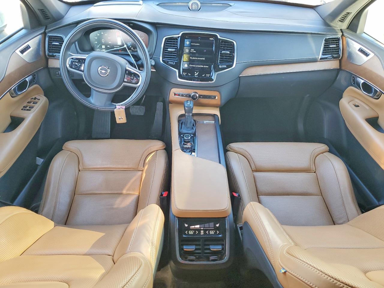 2017 VOLVO XC90 T6 photo 15