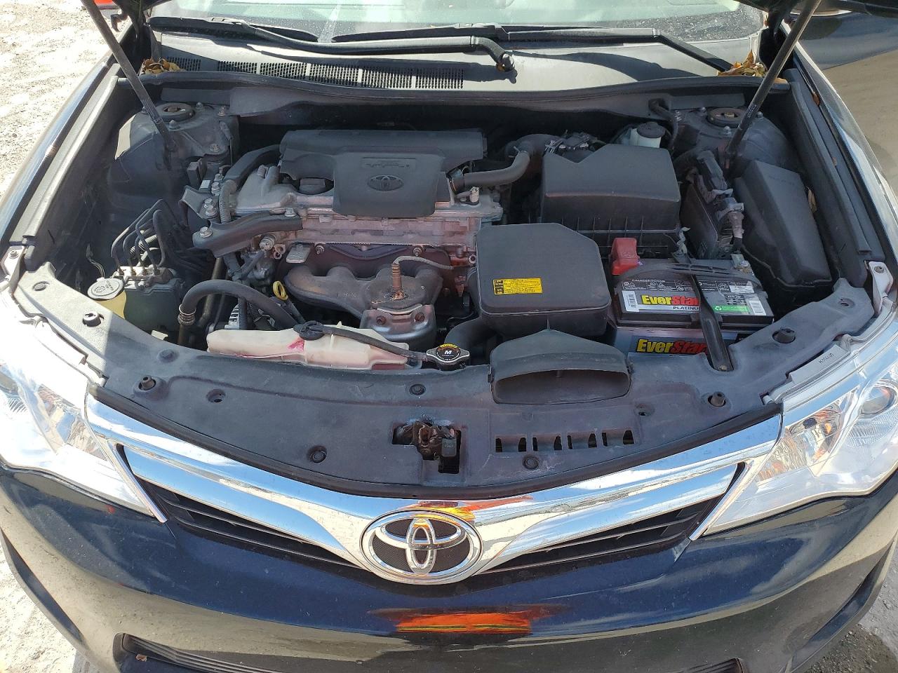 2013 TOYOTA CAMRY LE photo 11
