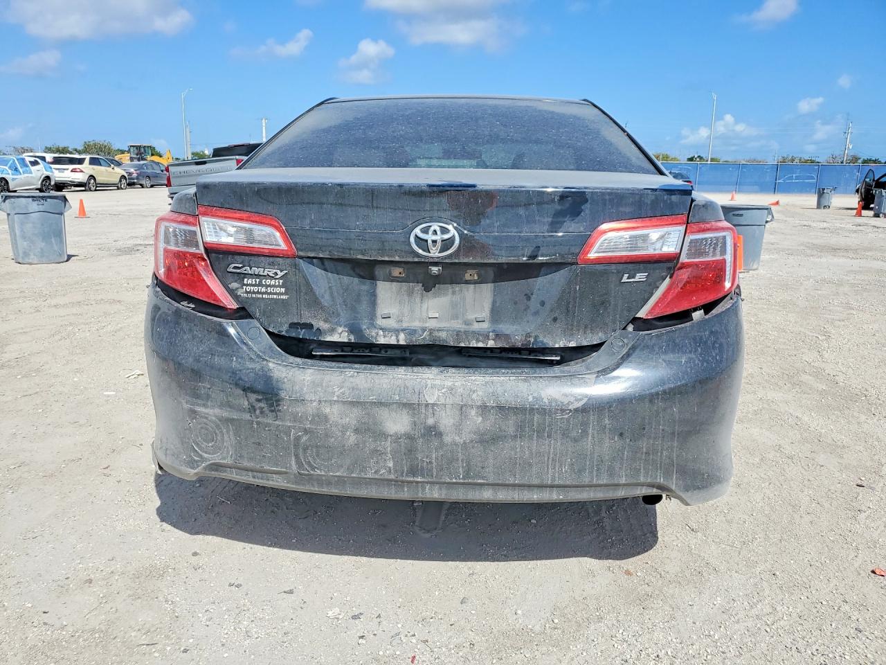 2013 TOYOTA CAMRY LE photo 6