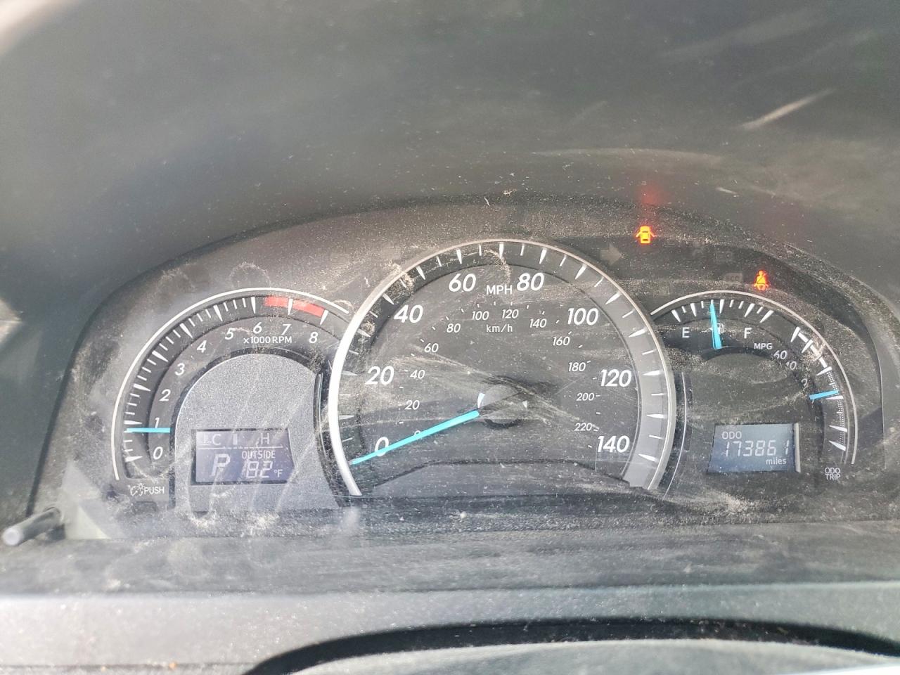 2013 TOYOTA CAMRY LE photo 9