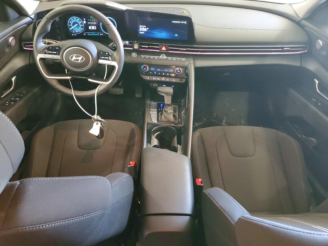 2025 HYUNDAI ELANTRA SEL CONVENIENCE photo 15