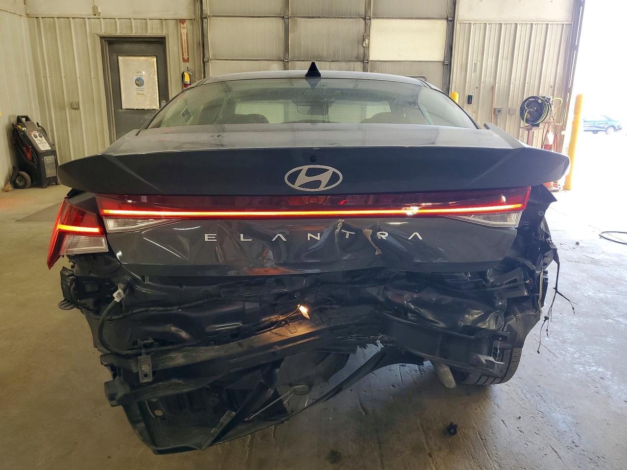 2025 HYUNDAI ELANTRA SEL CONVENIENCE photo 11